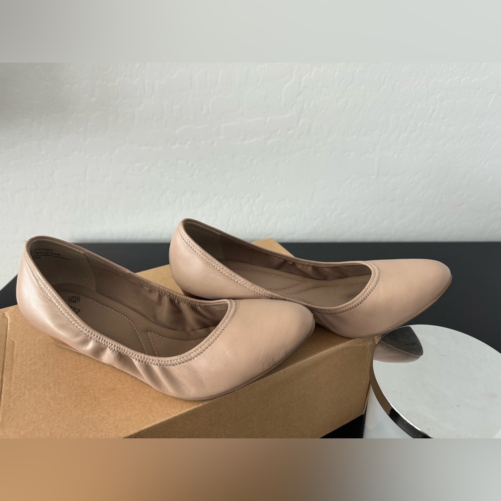 Ladies wedge pumps